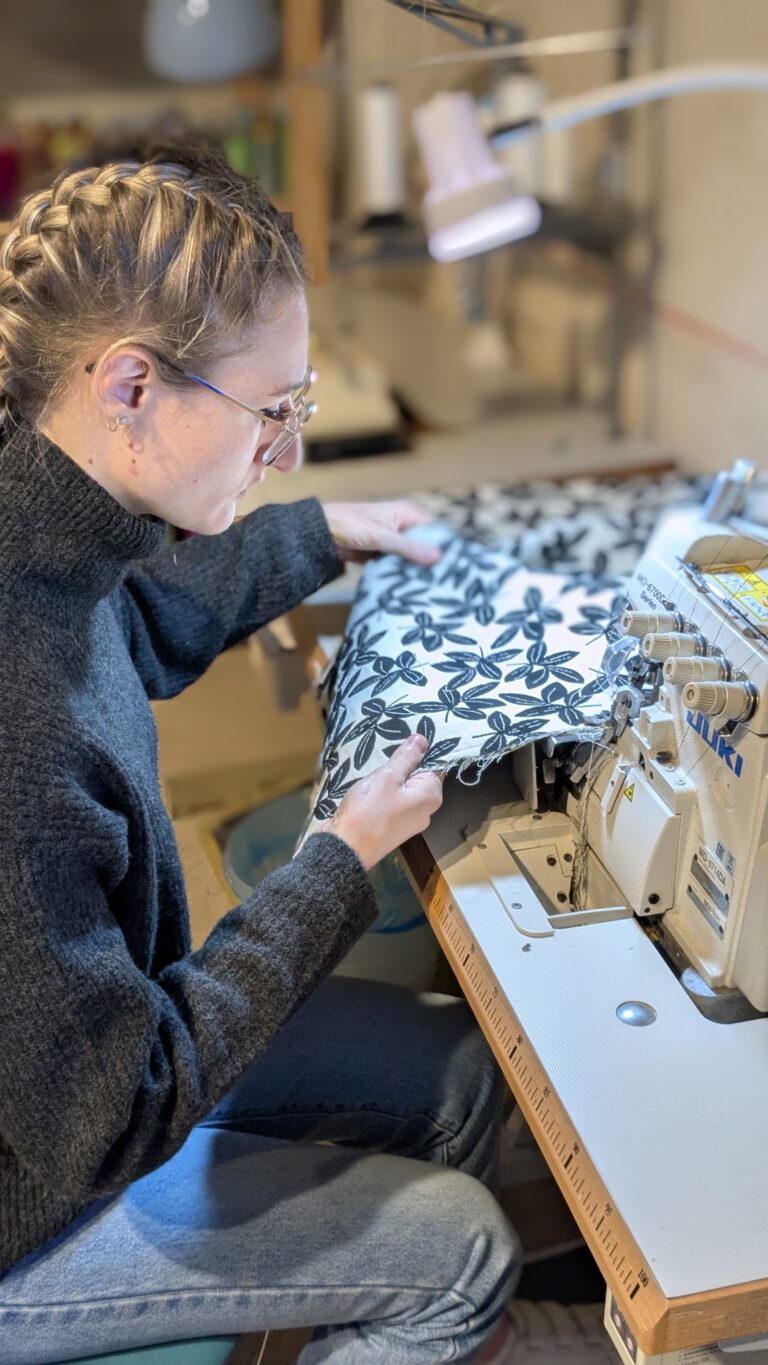Stage de couture de jupe avec une créatrice