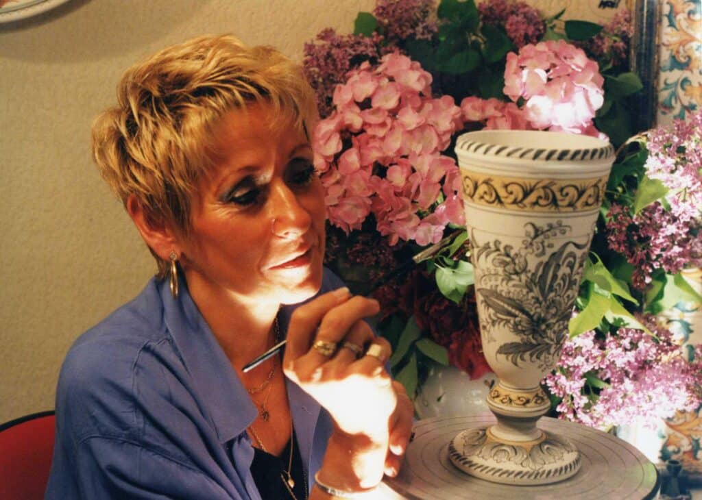 Nadine Velard, décoratrice céramique dans le Lot