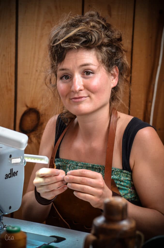 Astrid Desaché, maroquinière formatrice vers Bordeaux