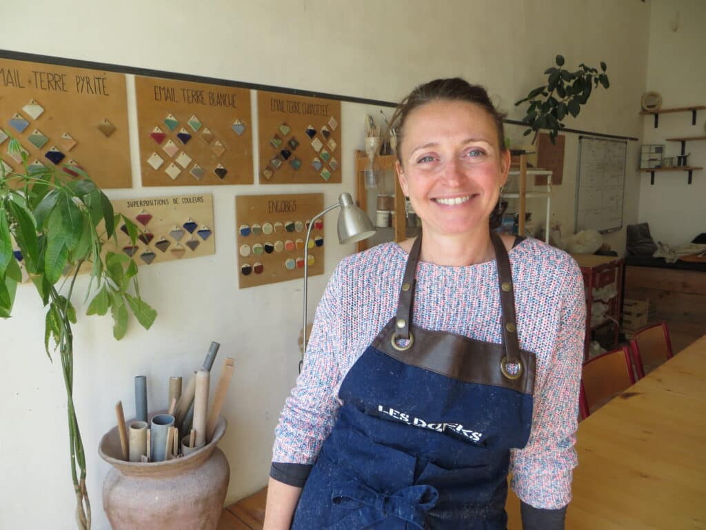 Zoï XYPOLITAS, décoratrice sur céramique à Marseille