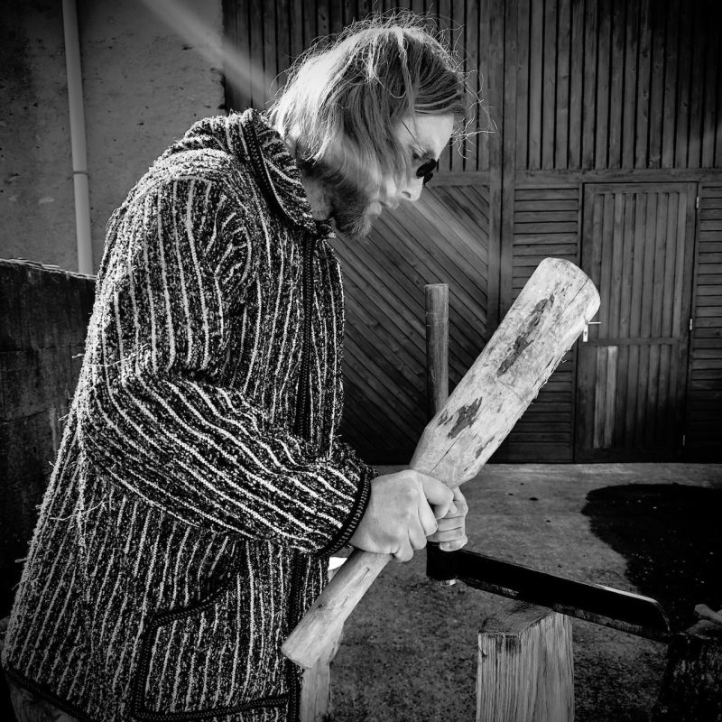 Yannick ébéniste entre Paris et Reims