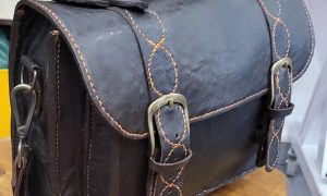 Sac bandoulière robuste Formation Maroquinier entre le Havre et Rouen