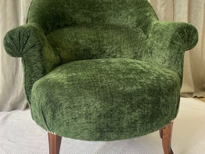 Fauteuil vert formation Tapissier d'ameublement en siège à Lyon dans le Rhône en région Auvergne-Rhône-Alpes