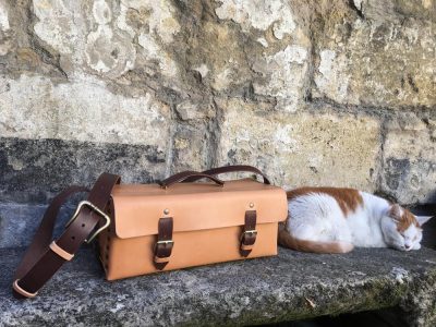 Sacoche en cuir faite pendant la formation maroquinerie vers Bordeaux