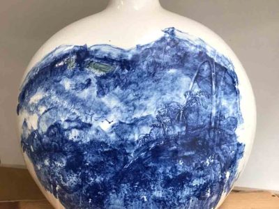 Vase en céramique pendant la formation céramiste et poterie à Biarritz