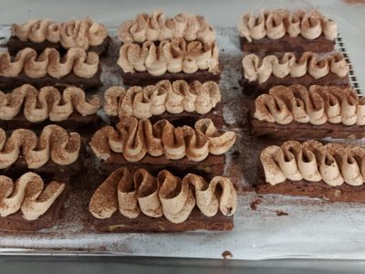 Entremets au chocolat -Formation pâtissier à Toulouse – Entremets et petits gâteaux – Formation hybride