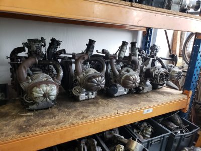 Moteurs pendant la formation mécanique automobile vers Paris