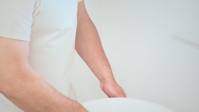 Transformation du lait dans un élevage caprin et fromage pendant le stage