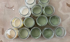 Nuancier émaux verts Formation à l'émaillage sur céramique à Marseille