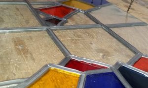 Etape de montage Formation vitrailliste proche de Quimper