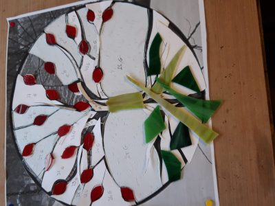 Création d'un vitrail œil de bœuf / oculus pendant la formation