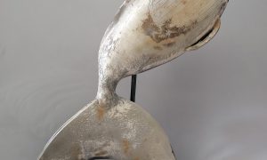 Sculpture de baleine en argile sigillée pendant la formation céramique Sigillée en Occitanie