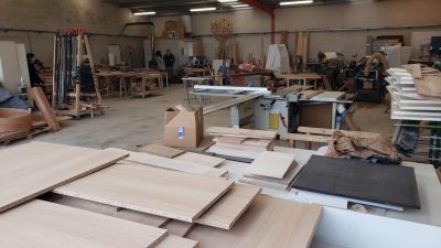 Atelier d'ébéniste au cours du stage chez un ébéniste vers Castres