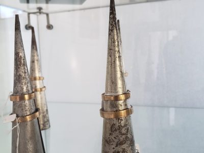 Décorations faites pendant la formation fondeur d'art dans une fonderie