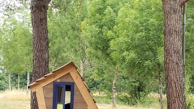 Ruche moderne pendant la stage apiculture chez un apiculteur dans le Tarn (81)