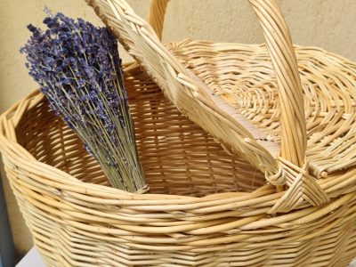 Panier rond formation à la vannerie d'osier proche d'Aix-en-Provence