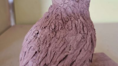 Sculpture d'hibou pendant le stage