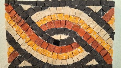 Exemple de fresque romaine faite pendant l'atelier de mosaïque antique à Carcassonne