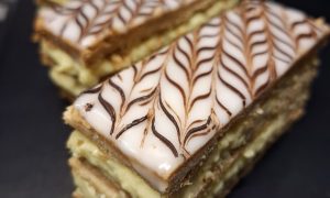 Mille-feuilles formation pâtissier dans le Rhône - Entremets et petits gâteaux - Formation hybride