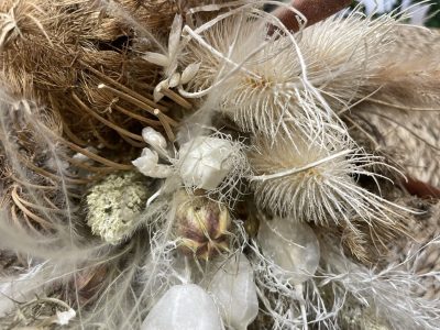 Bouquet blanc formation fleurs séchées à Paris