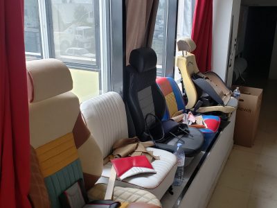 Sièges pendant la formation sellerie automobile - siège avec un sellier vers Paris en Ile de France