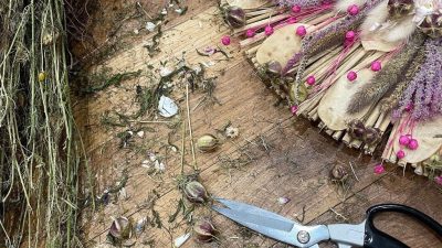 Eléments pour composition florales pendant le stage de fleuriste à Paris
