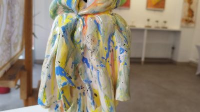 Décoration céramique par Ludivine Mercier, qui dispense un stage autour du tournage et de la poterie en Normandie