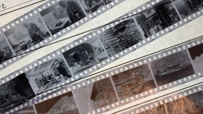 Tirage photo argentique atelier de développement de film en noir et blanc