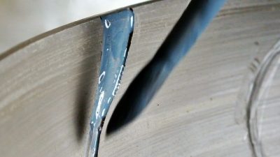 Finition pendant le stage de céramique : engobe