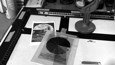 Agrandisseur atelier tirage photographies noir et blanc