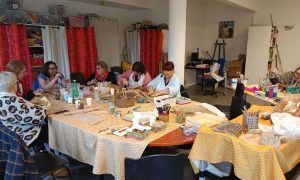 Groupe de stagiaires pendant la formation d'initiation à l'art thérapie