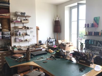 Atelier de Maroquinier pour la formation dans le vignoble vers Bordeaux