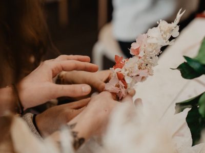 Création de bouquet de fleurs possible après la formation fleuriste à Bordeaux éligible au CPF, France Travail, OPCO ...