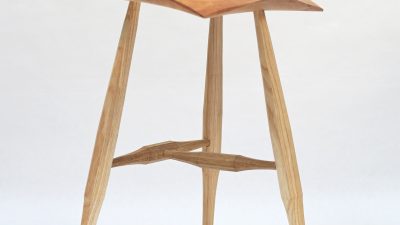 Tabouret - Perch #9 créé pendant le stage avec un ébéniste