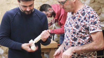 Apprentissage pendant le stage d'ébénisterie à Bordeaux
