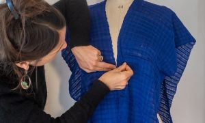 Haut bleu formation Couture en région PACA : métiers de la mode et vêtement flou
