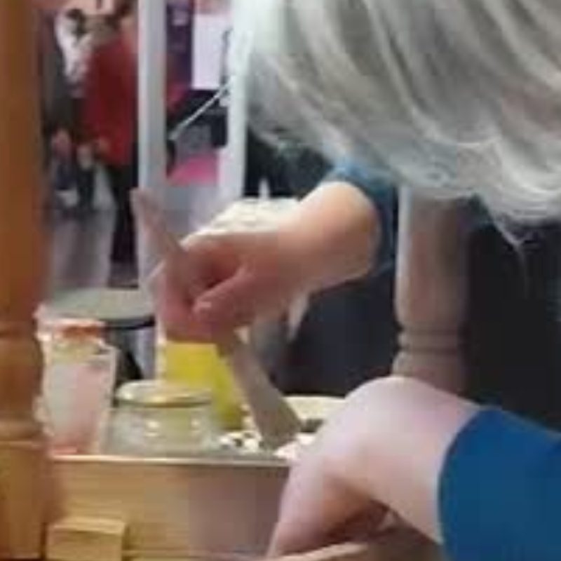 Peinture Blandine restauratrice de meuble en Bretagne