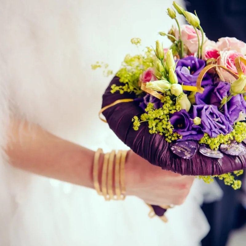 Bouquet de mariée coloré par Yann Roou-Massicot, artisan fleuriste à Paris