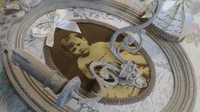 Abat-jours en cours de rénovation et customisation pendant l'atelier vers Bordeaux