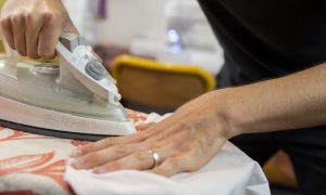 Tissu repassé formation Couture en région PACA : métiers de la mode et vêtement flou