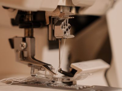 Machine à coudre formation Couture proche de Tours : métiers de la mode et vêtement flou