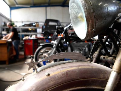 Motos au cours de la formation à la mécanique moto intensive vers Paris en Ile-de-France