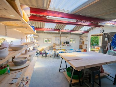 Atelier de la formation céramiste à Lannemezan avec des tours céramique