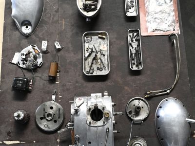 Formation à la mécanique moto démontage d'un moteur entre Aix-en-Provence et Avignon - CAP Maintenance de véhicules - Option C motocycles