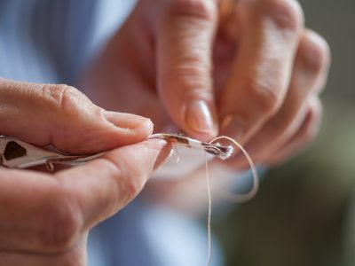 Aiguille pendant la formation couture, stylisme et mode avec un couturier à Bordeaux en Gironde