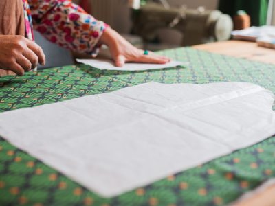 Patronage pendant la formation couture, stylisme et mode avec un couturier à Bordeaux en Gironde