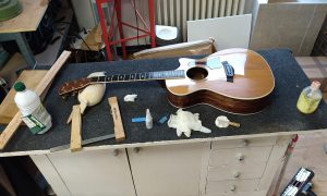 Etabli stagiaire formation Luthier en Guitare en Normandie vers Rouen
