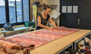 Découpe formation couture - Retouches simples à Montpellier