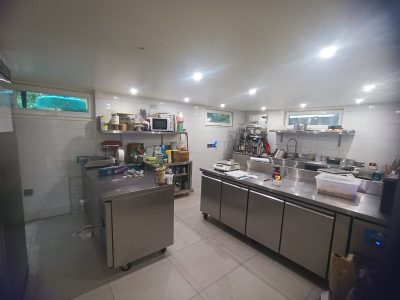 Laboratoire de pâtissier pendant la formation pâtisserie à Paris en Ile-de-France