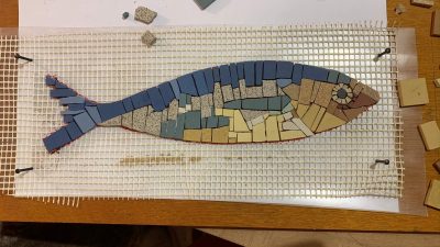 Mosaïque moderne sur filet pendant le stage à Toulouse